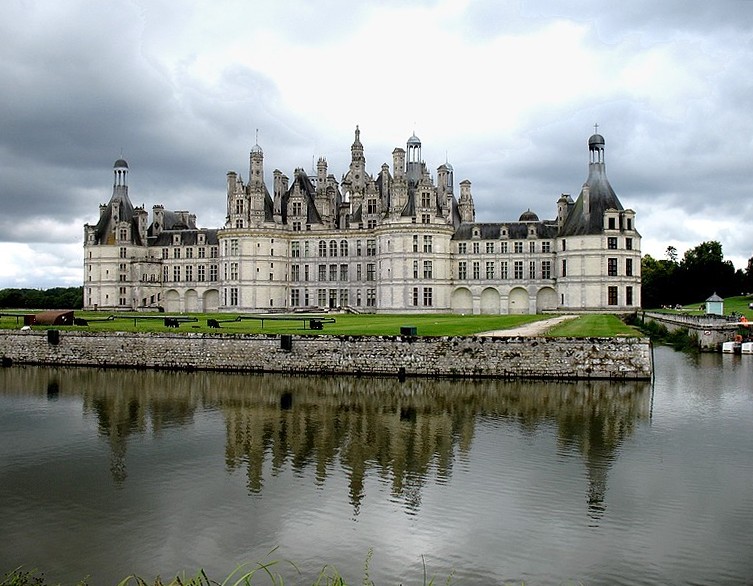 Le château de Chambord - Autre vue arrière